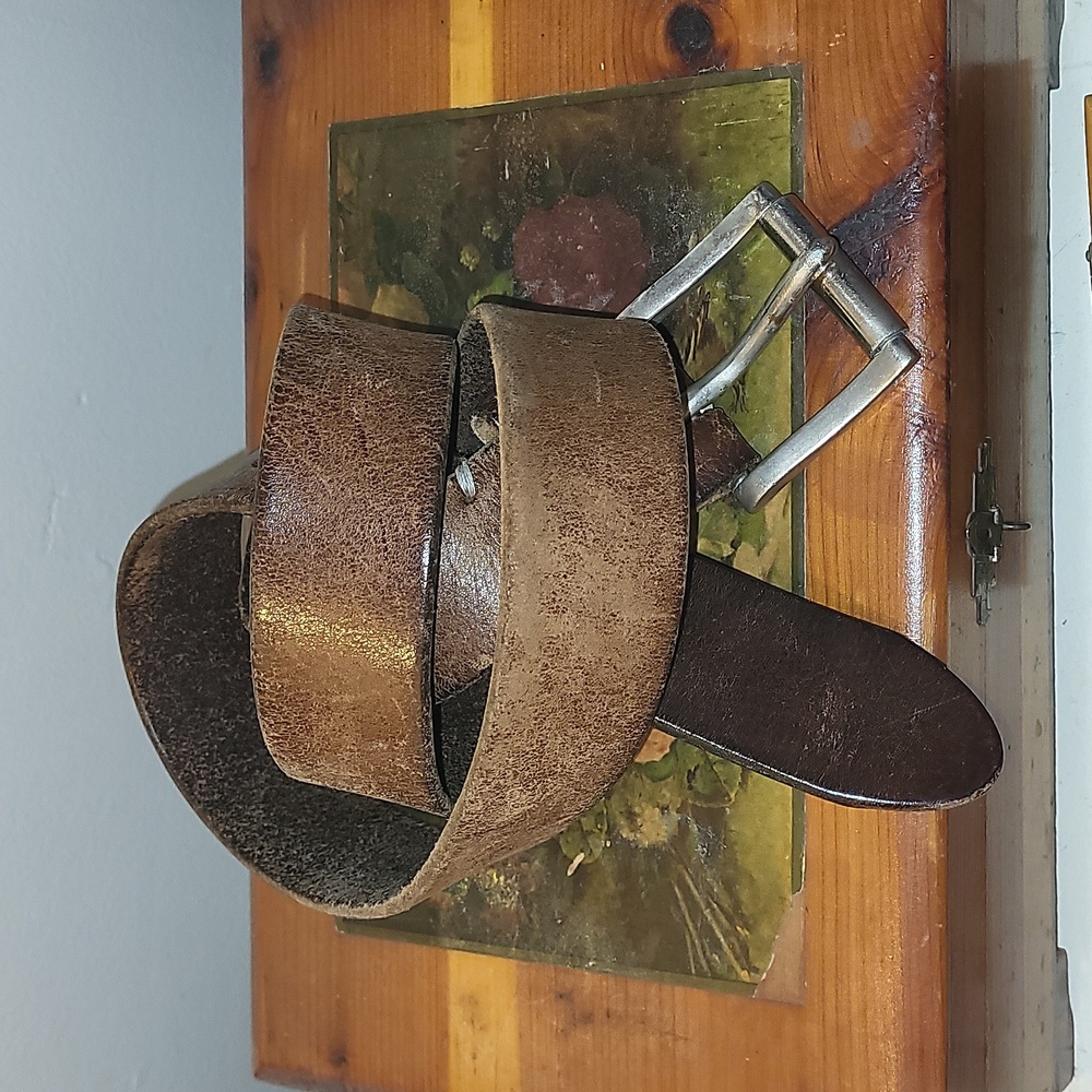 American Eagle brown leather belt